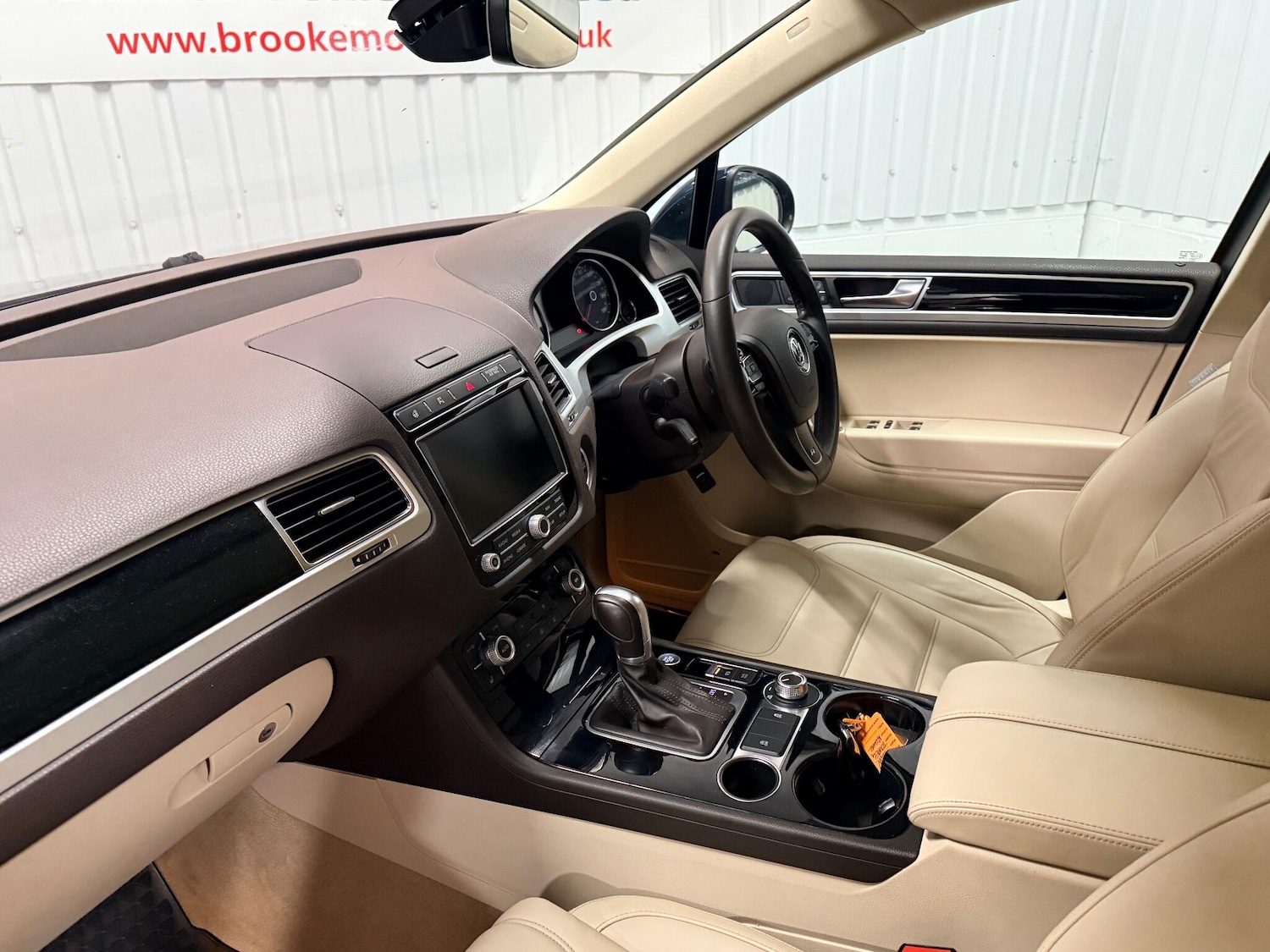 Used Volkswagen Touareg 2017 for sale - 76781696: Photo 16