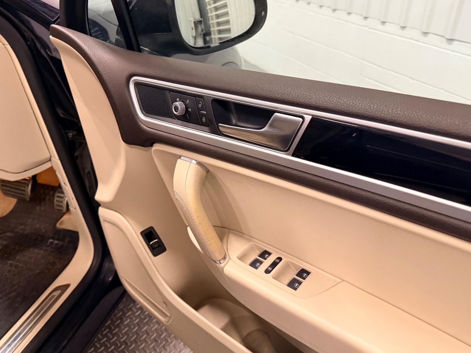 Used Volkswagen Touareg 2017 for sale - 76781696: Photo 19