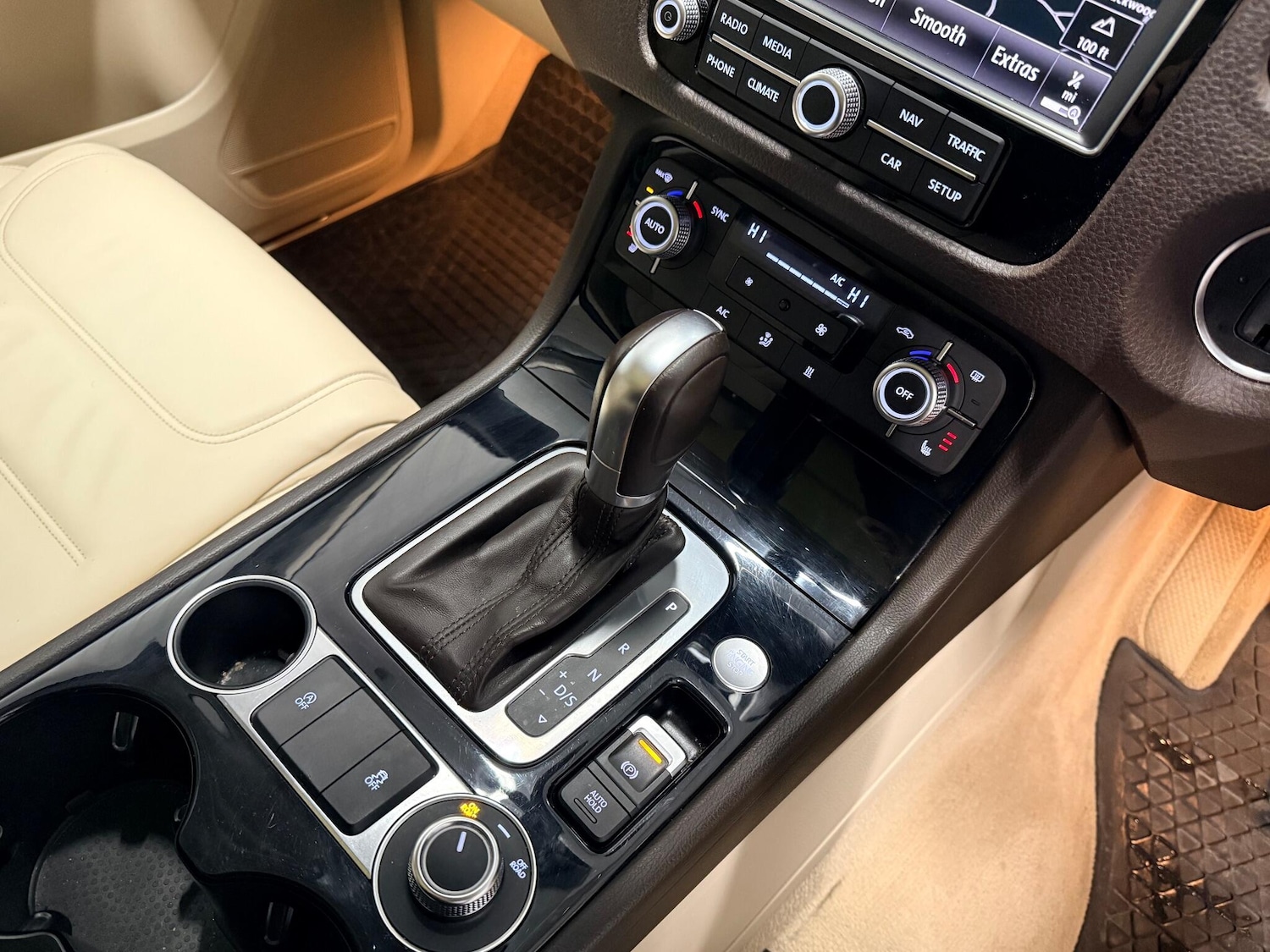 Used Volkswagen Touareg 2017 for sale - 76781696: Photo 30