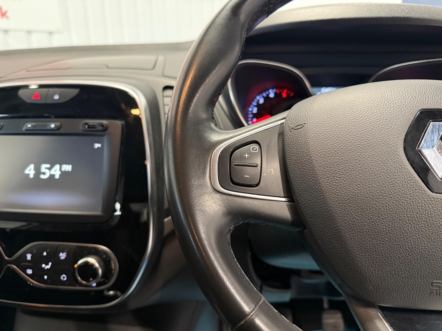 Used Renault Captur 2017 for sale - 77237739: Photo 21