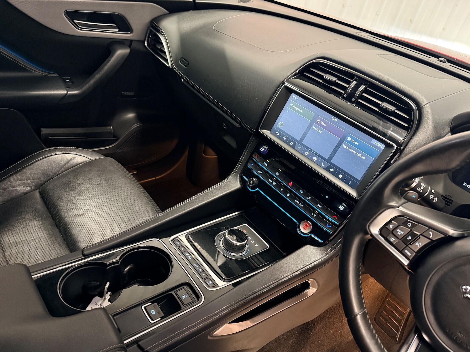 Used Jaguar F-Pace 2017 for sale - 77203268: Photo 24