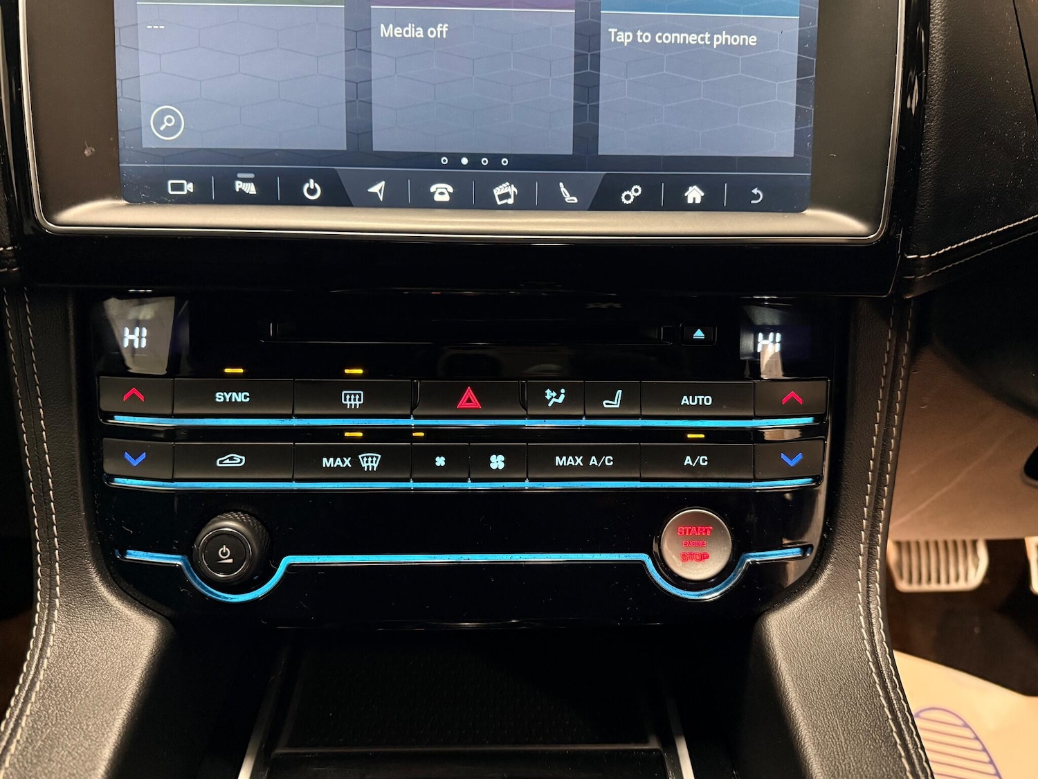 Used Jaguar F-Pace 2017 for sale - 77203268: Photo 28