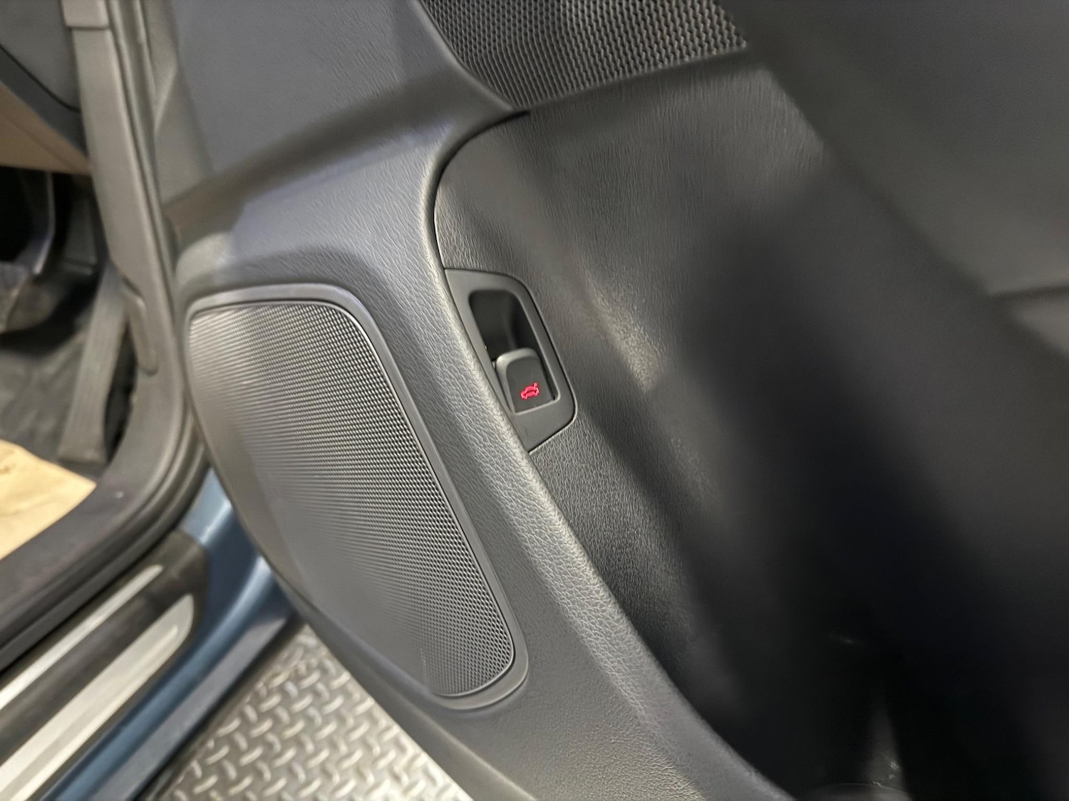 Used Audi Q3 2015 for sale - 77925612: Photo 25