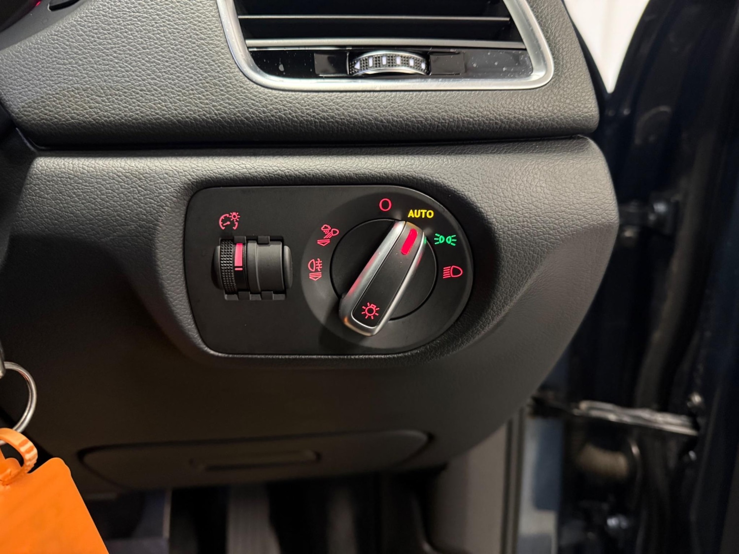 Used Audi Q3 2015 for sale - 77925612: Photo 31