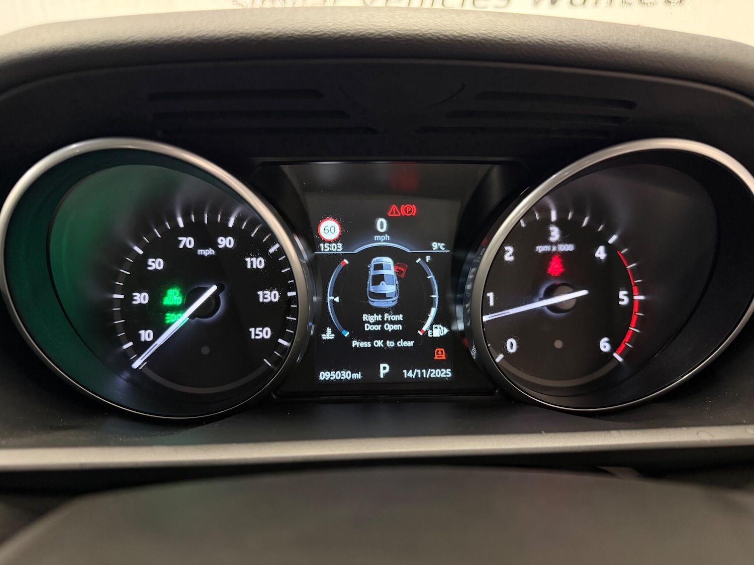 Used Land Rover Discovery 2017 for sale - 76613427: Photo 23