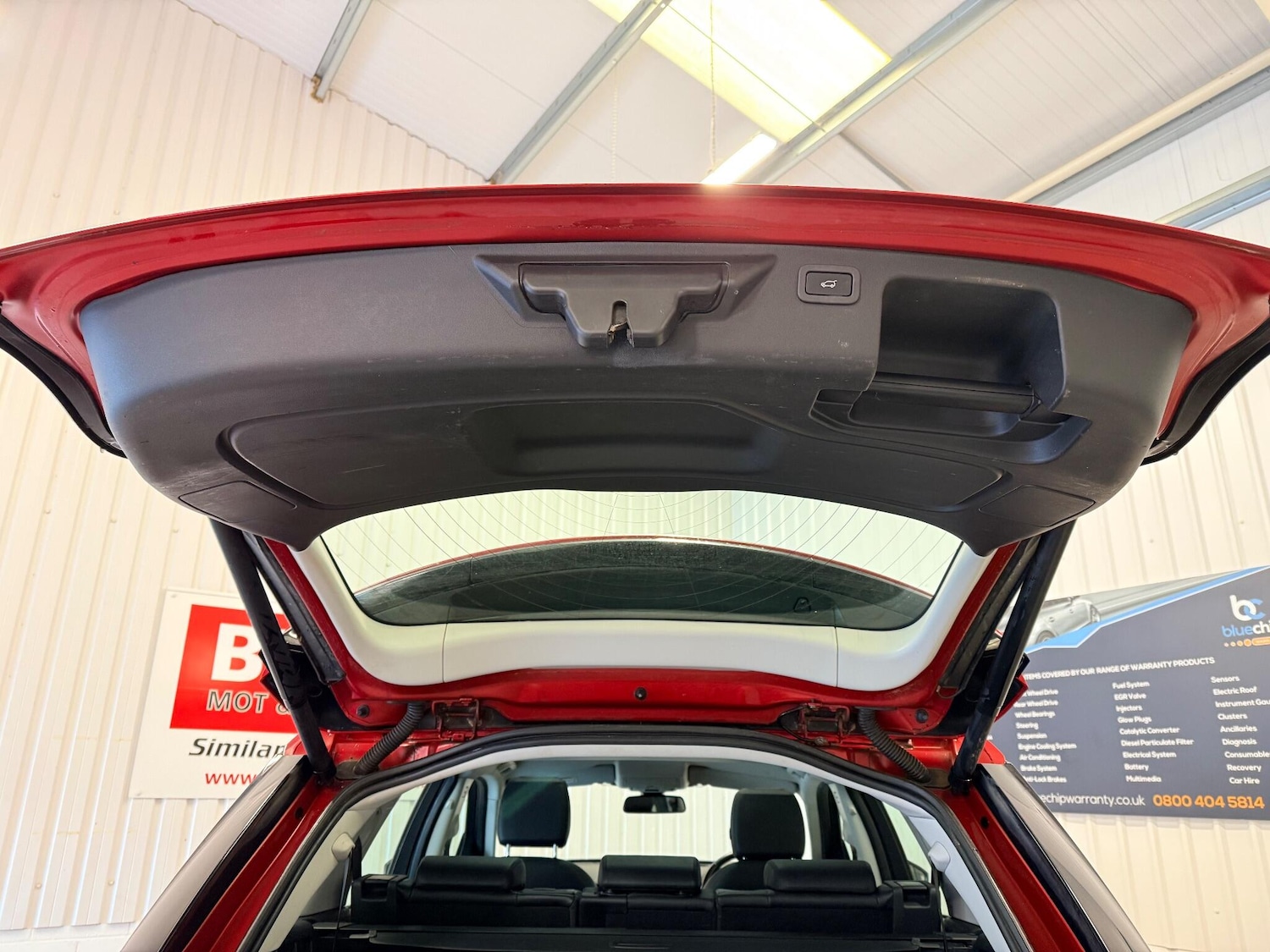 Used Land Rover Discovery Sport 2018 for sale - 77142951: Photo 12