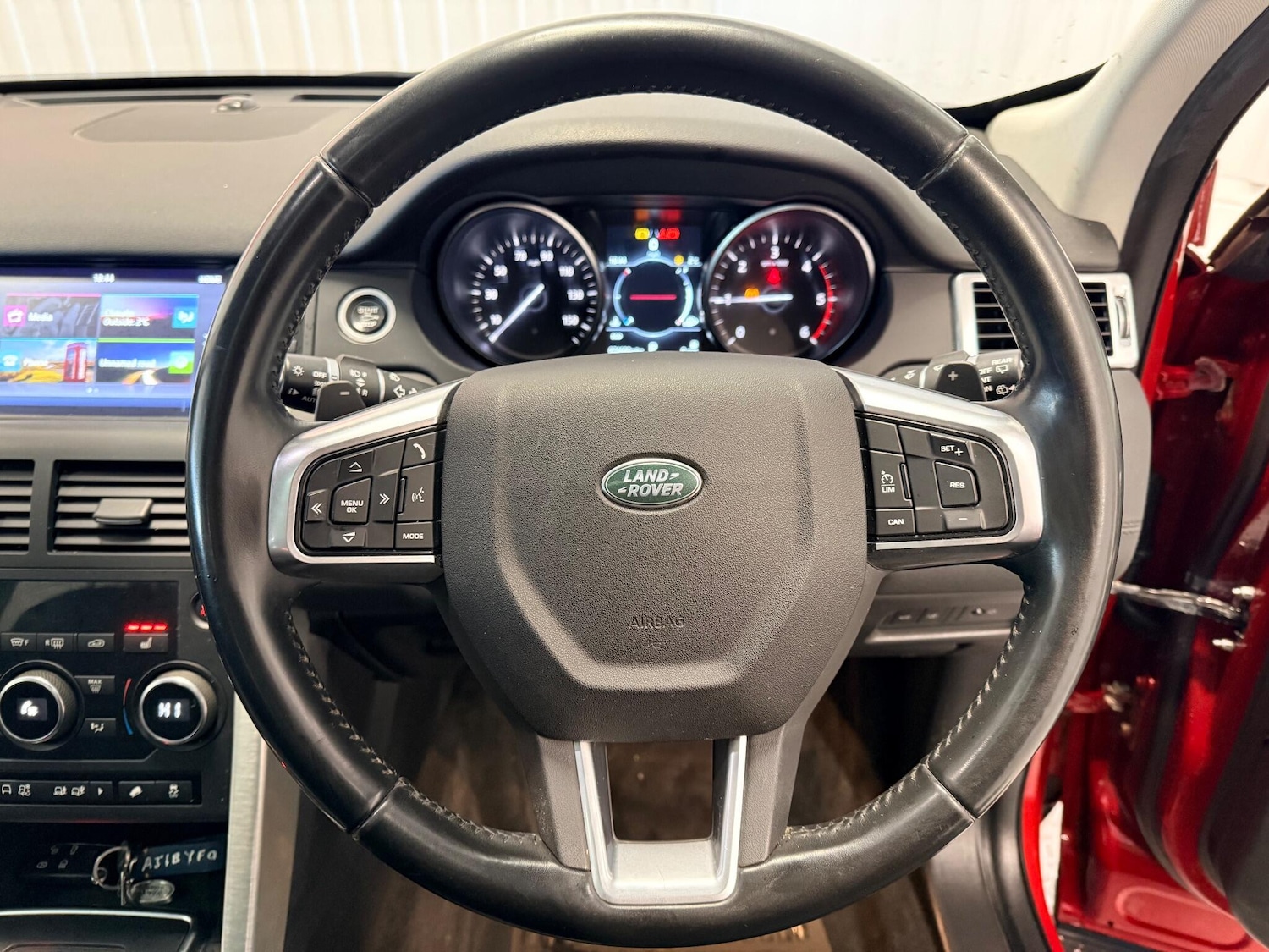 Used Land Rover Discovery Sport 2018 for sale - 77142951: Photo 21