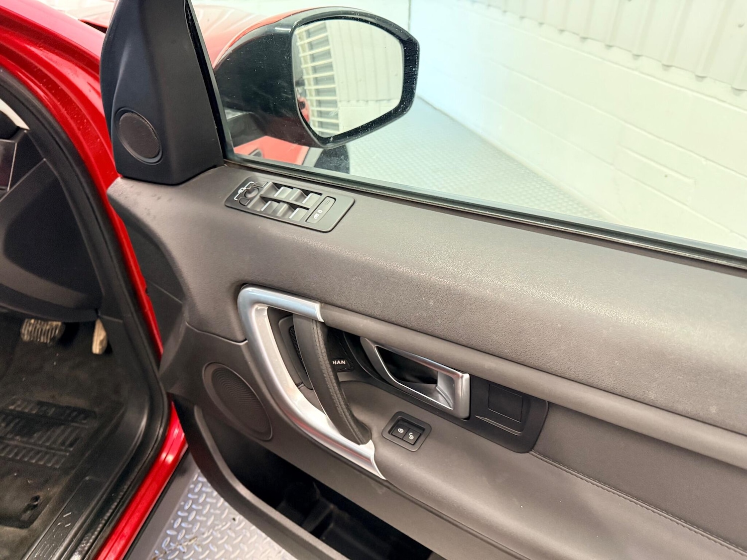 Used Land Rover Discovery Sport 2018 for sale - 77142951: Photo 23