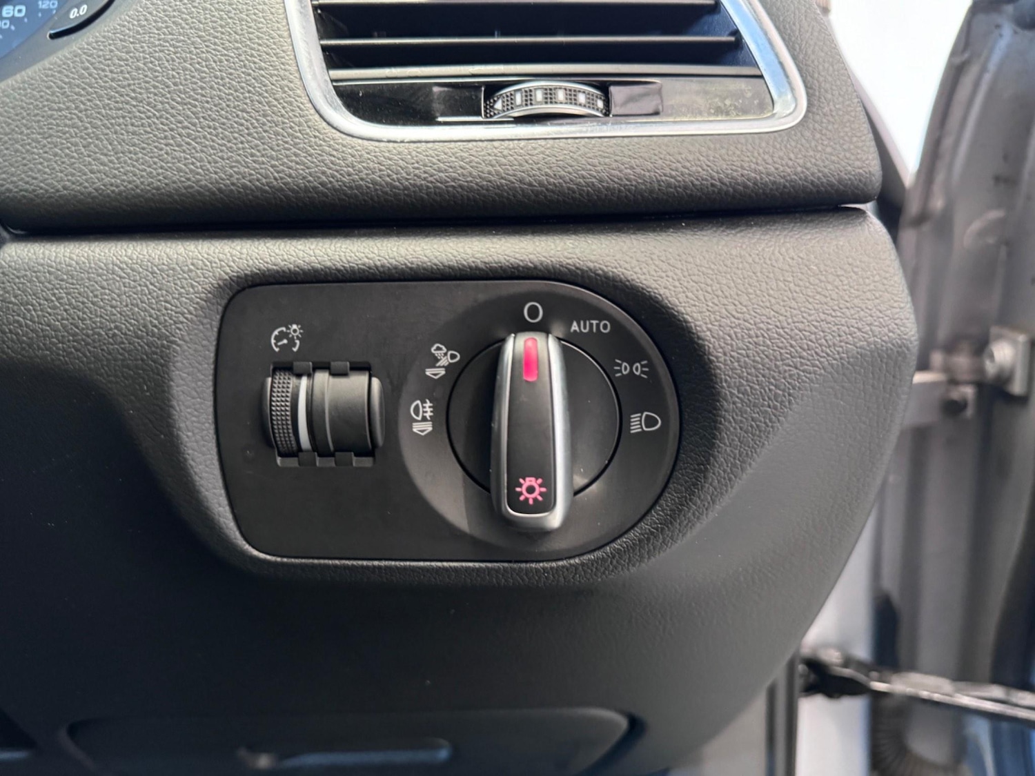 Used Audi Q3 2015 for sale - 76991856: Photo 19