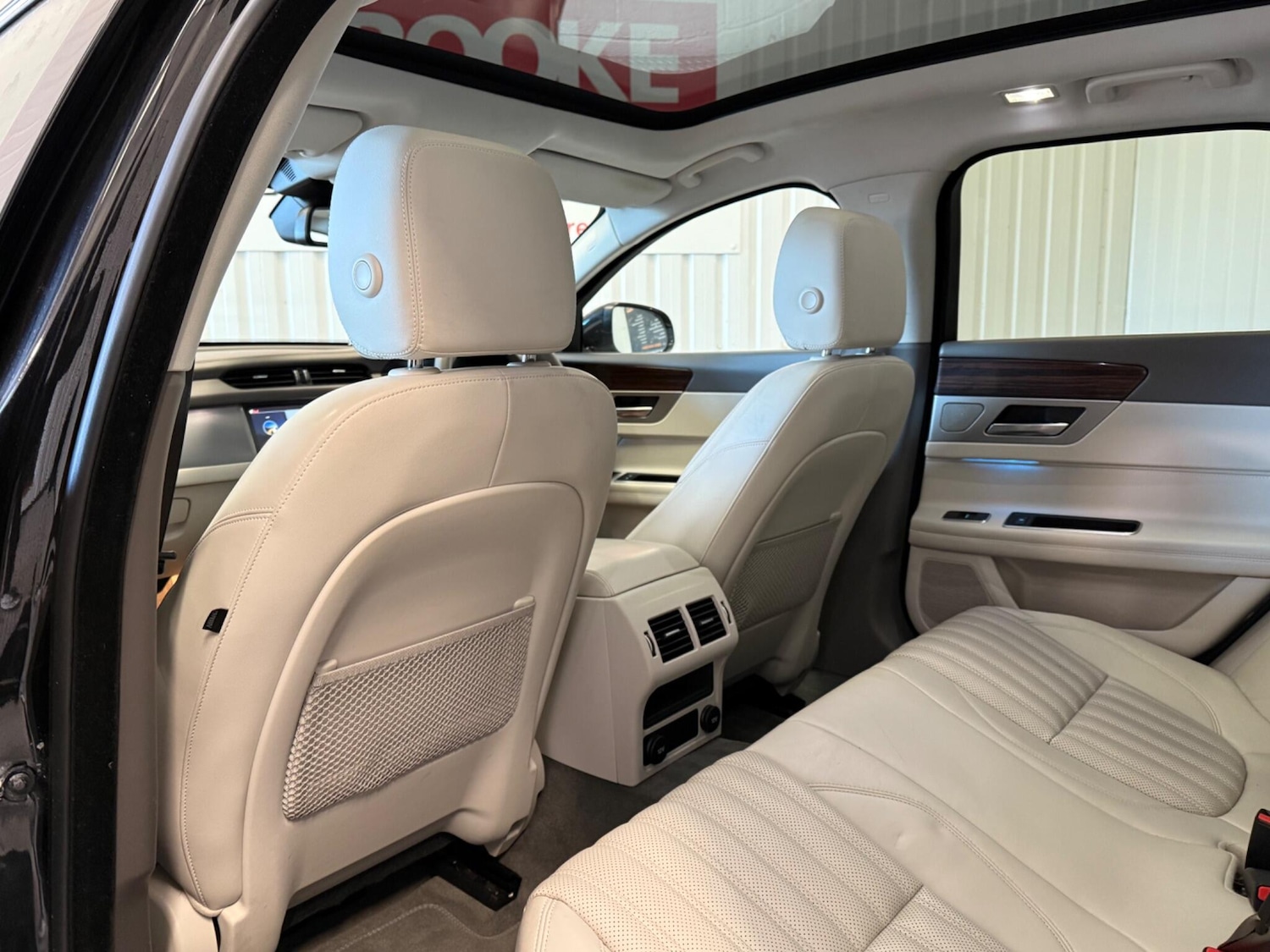 Used Jaguar XF 2018 for sale - 77625189: Photo 14