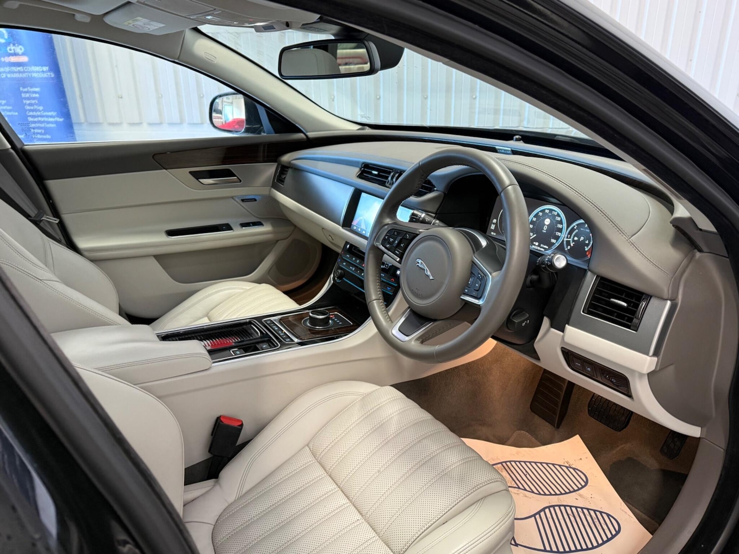 Used Jaguar XF 2018 for sale - 77625189: Photo 23