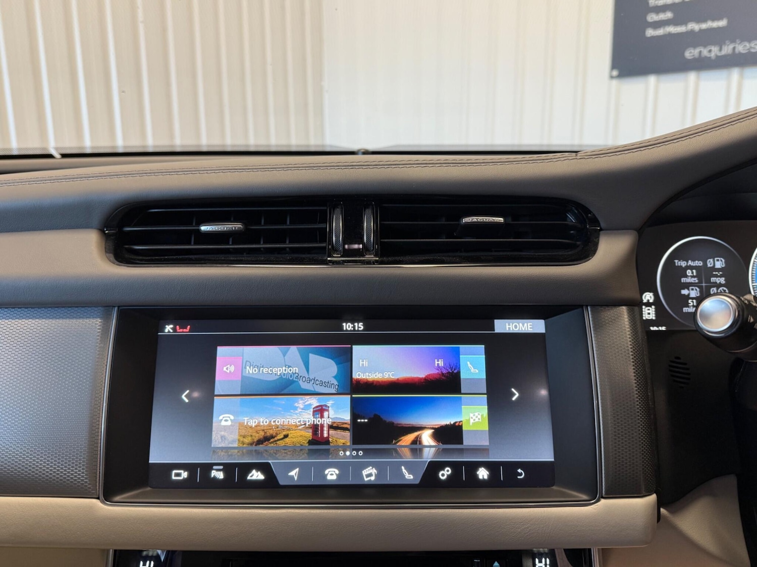 Used Jaguar XF 2018 for sale - 77625189: Photo 28