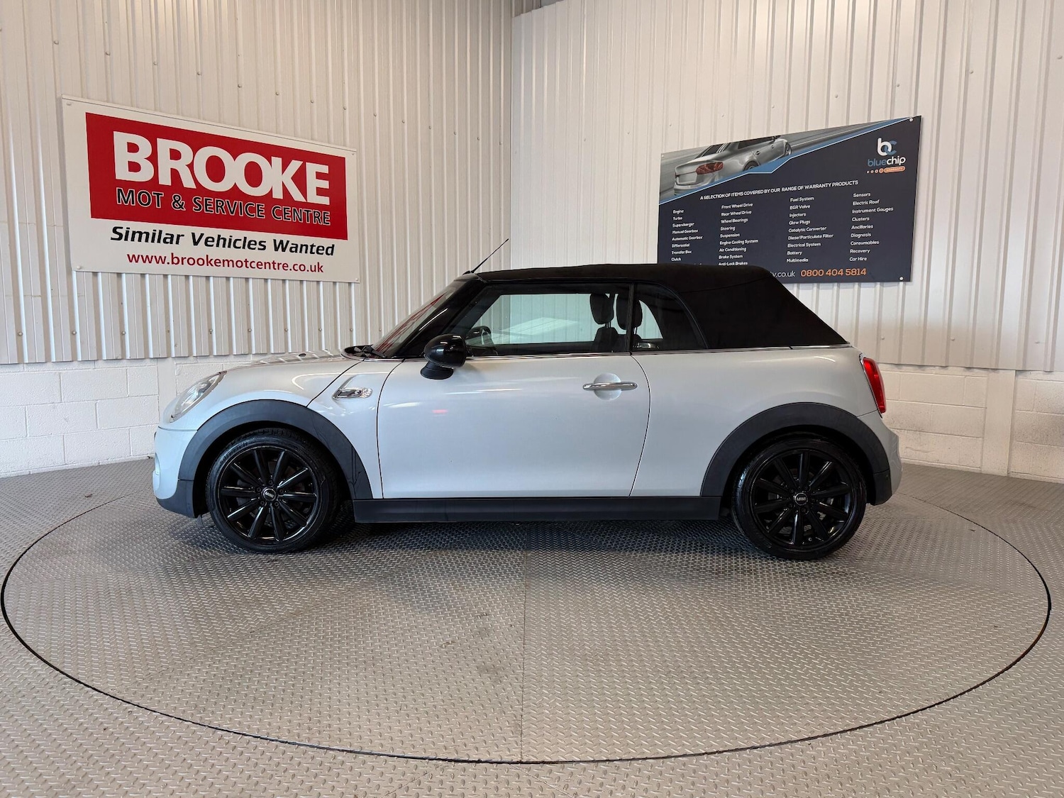 Used MINI Convertible 2016 for sale - 77229760: Photo 8