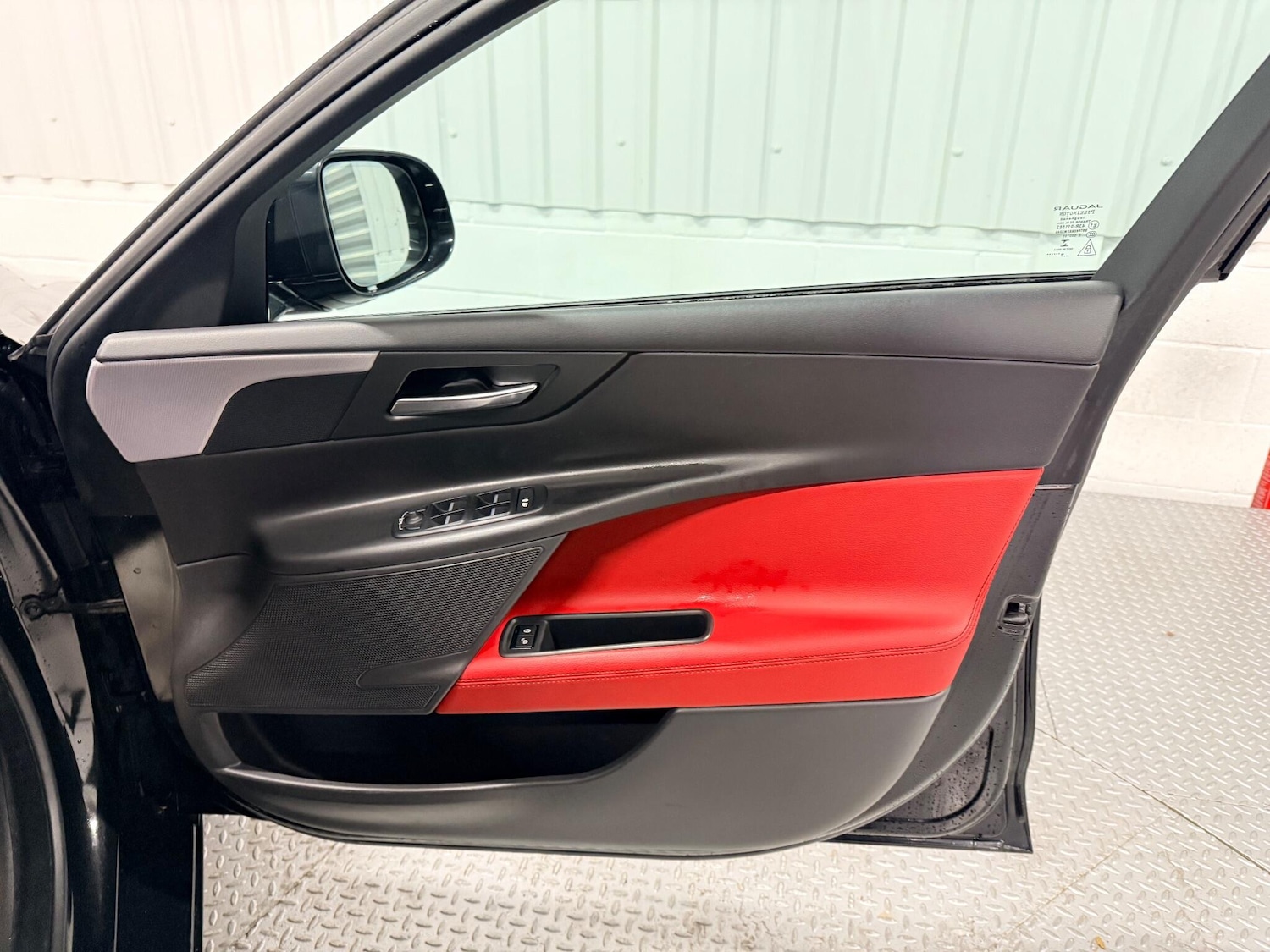 Used Jaguar XE 2019 for sale - 77039825: Photo 17