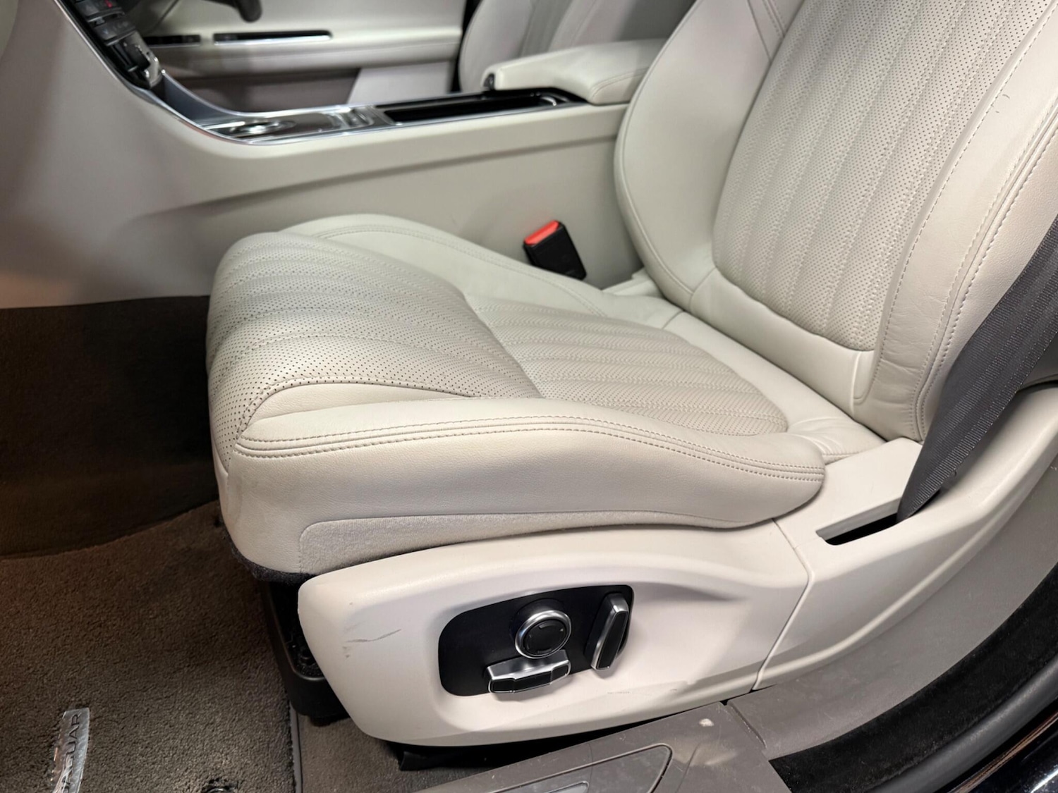 Used Jaguar XF 2019 for sale - 76606972: Photo 15