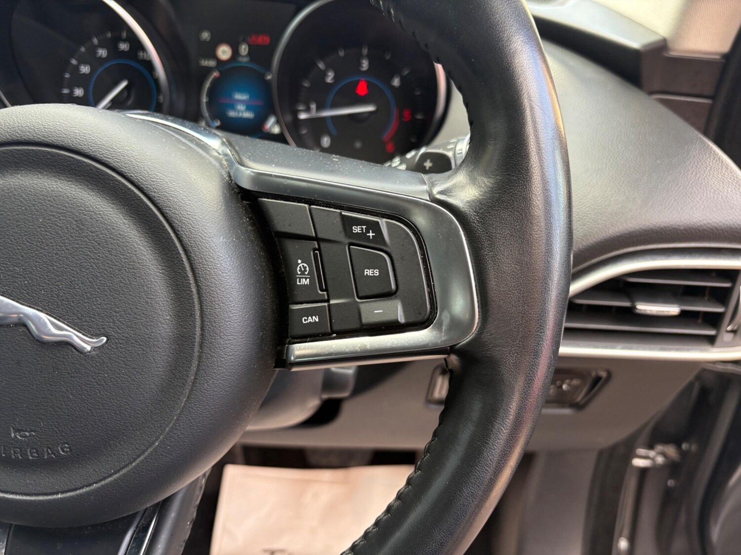 Used Jaguar F-Pace 2018 for sale - 76584278: Photo 21