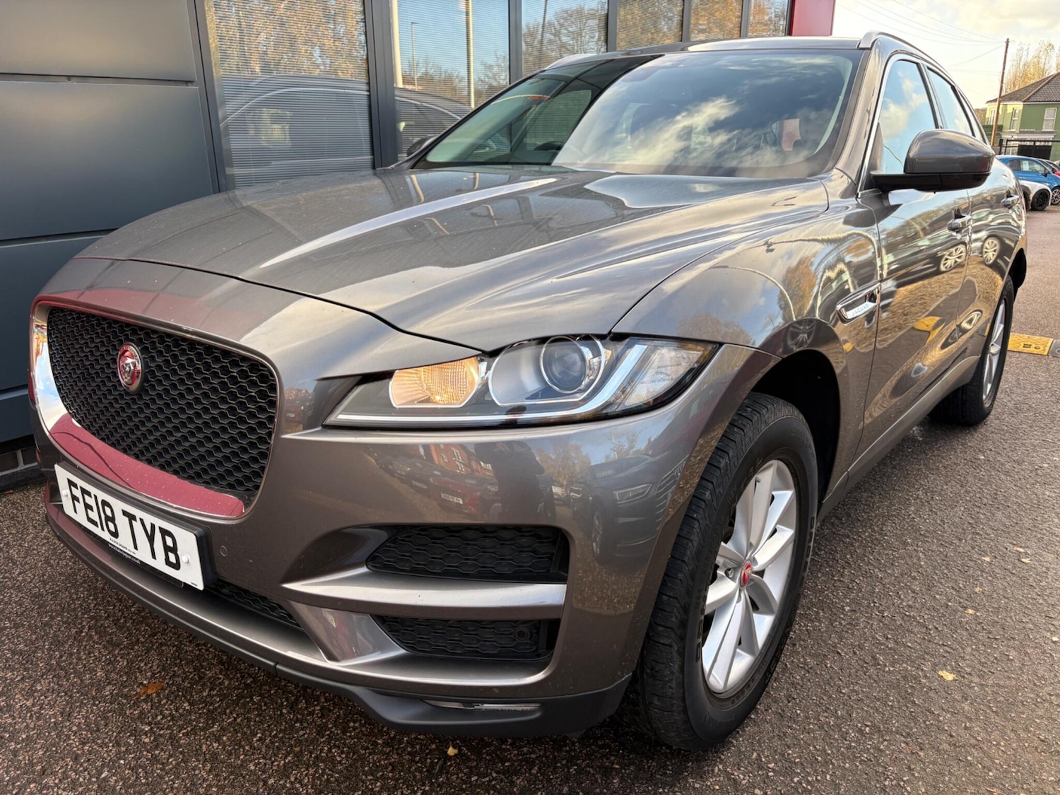 Used Jaguar F-Pace 2018 for sale - 76584278: Photo 3