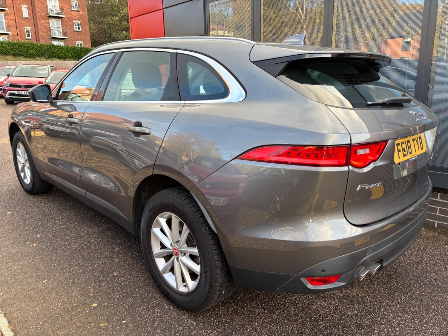 Used Jaguar F-Pace 2018 for sale - 76584278: Photo 4