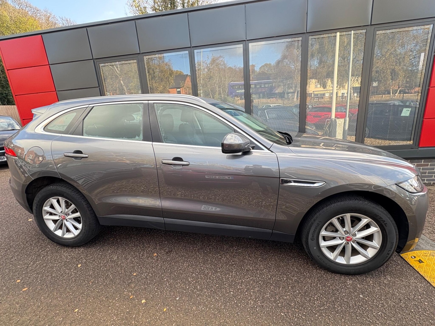 Used Jaguar F-Pace 2018 for sale - 76584278: Photo 7