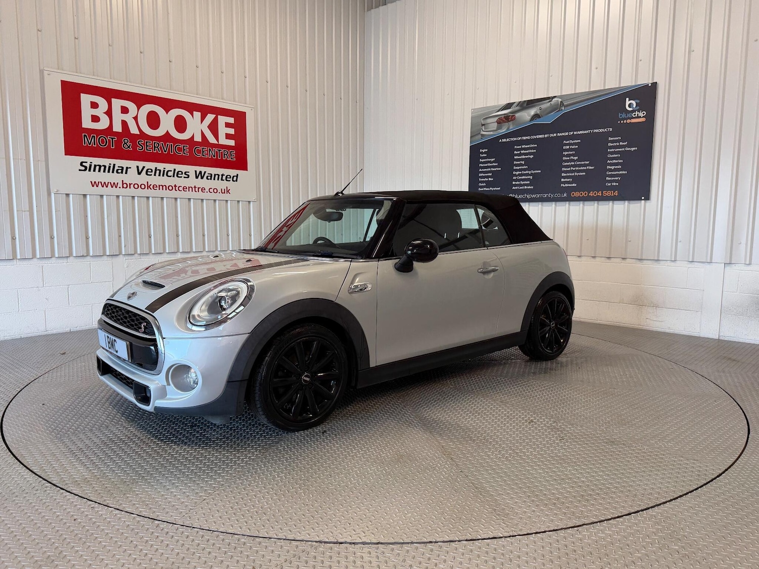 Used MINI Convertible 2016 for sale - 77633329: Photo 3
