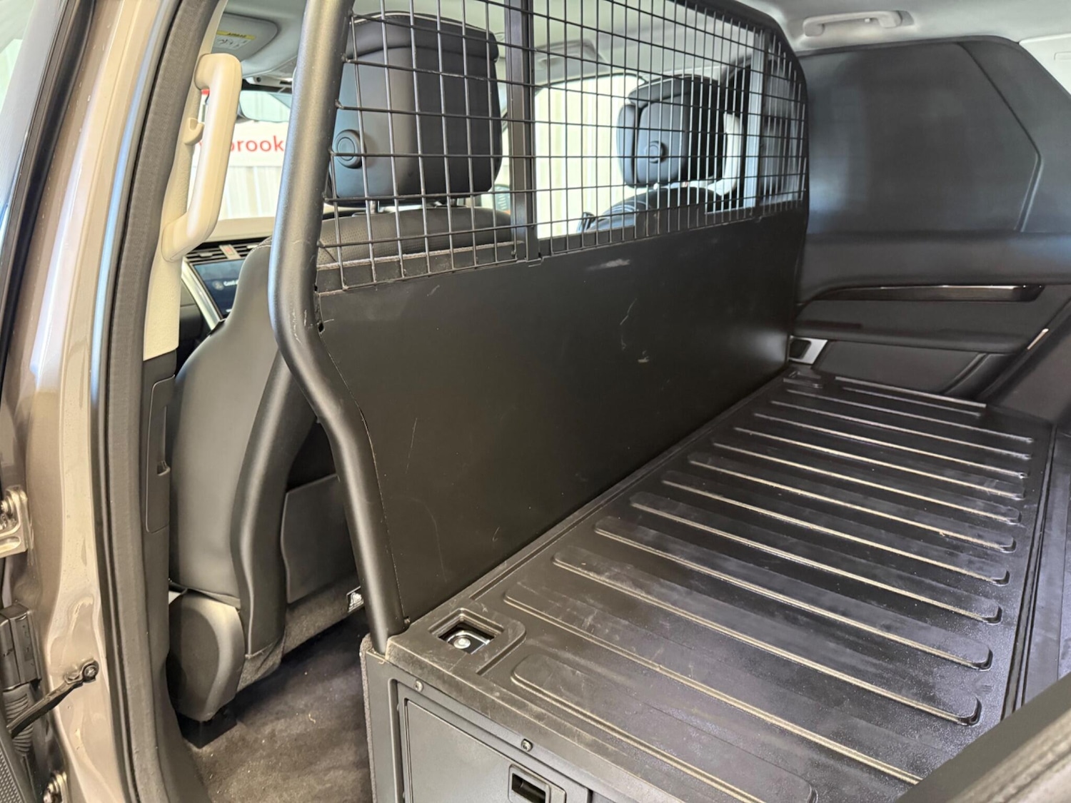 Used Land Rover Discovery 2022 for sale - 77993749: Photo 16