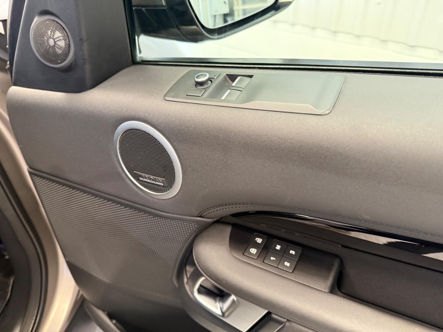 Used Land Rover Discovery 2022 for sale - 77993749: Photo 26