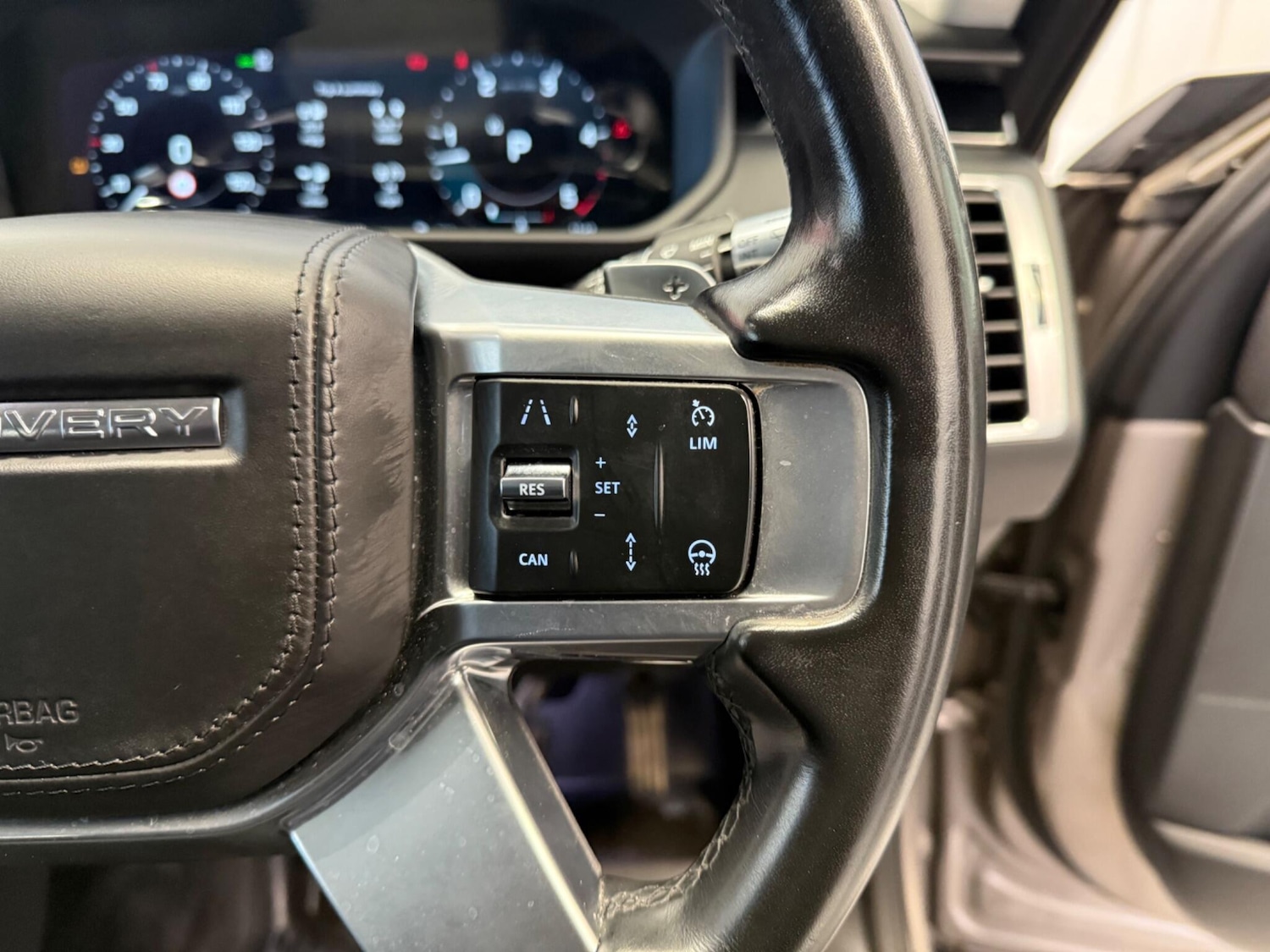 Used Land Rover Discovery 2022 for sale - 77993749: Photo 27