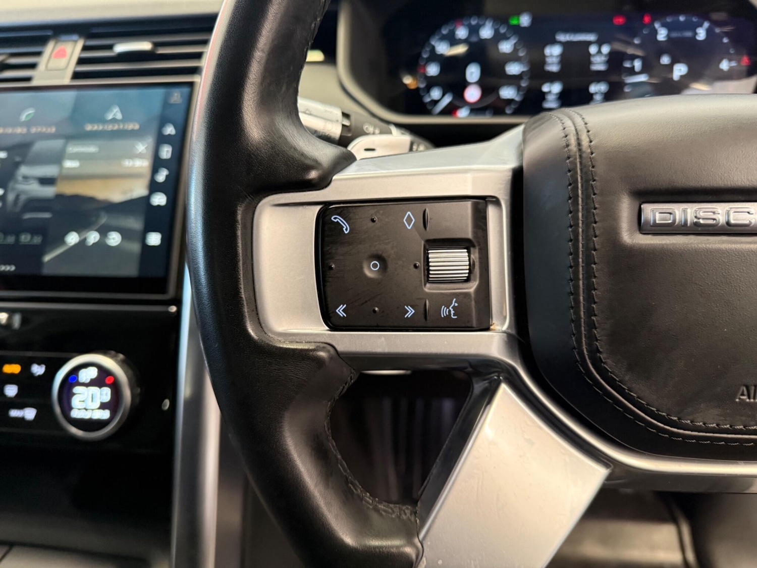 Used Land Rover Discovery 2022 for sale - 77993749: Photo 28