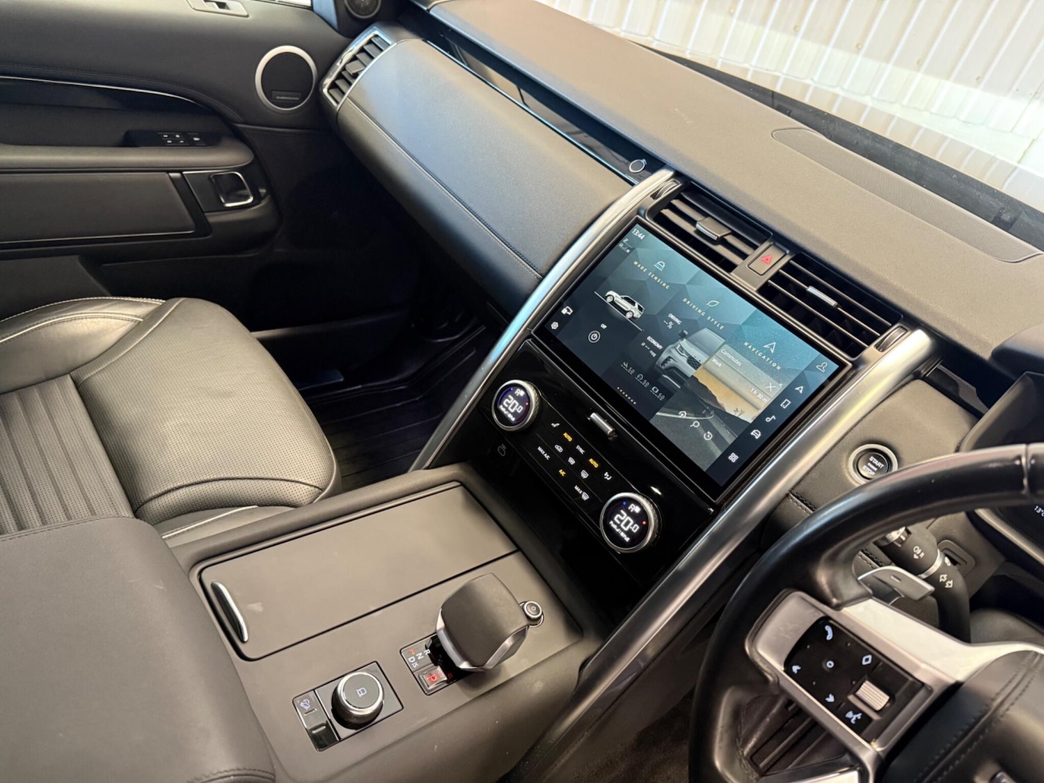 Used Land Rover Discovery 2022 for sale - 77993749: Photo 31