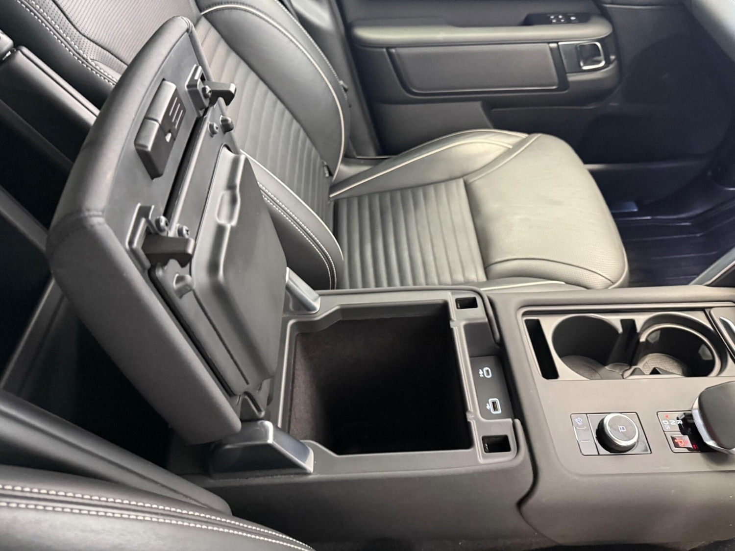 Used Land Rover Discovery 2022 for sale - 77993749: Photo 33