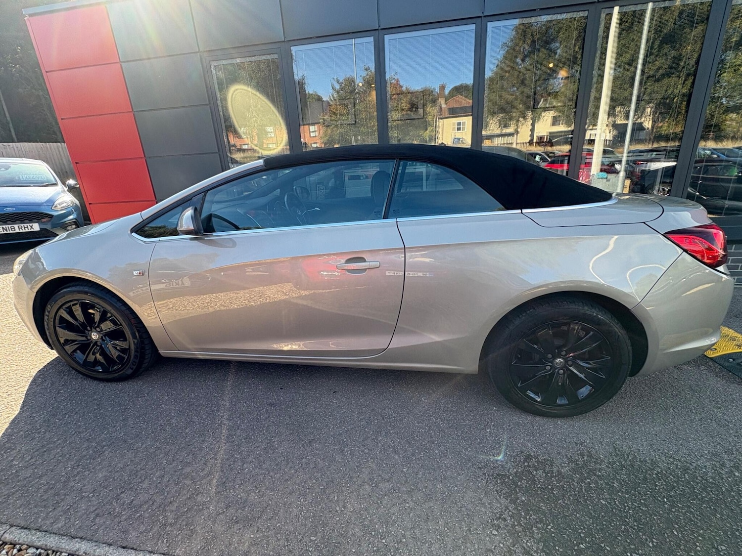 Used Vauxhall Cascada 2014 for sale - 77238444: Photo 10