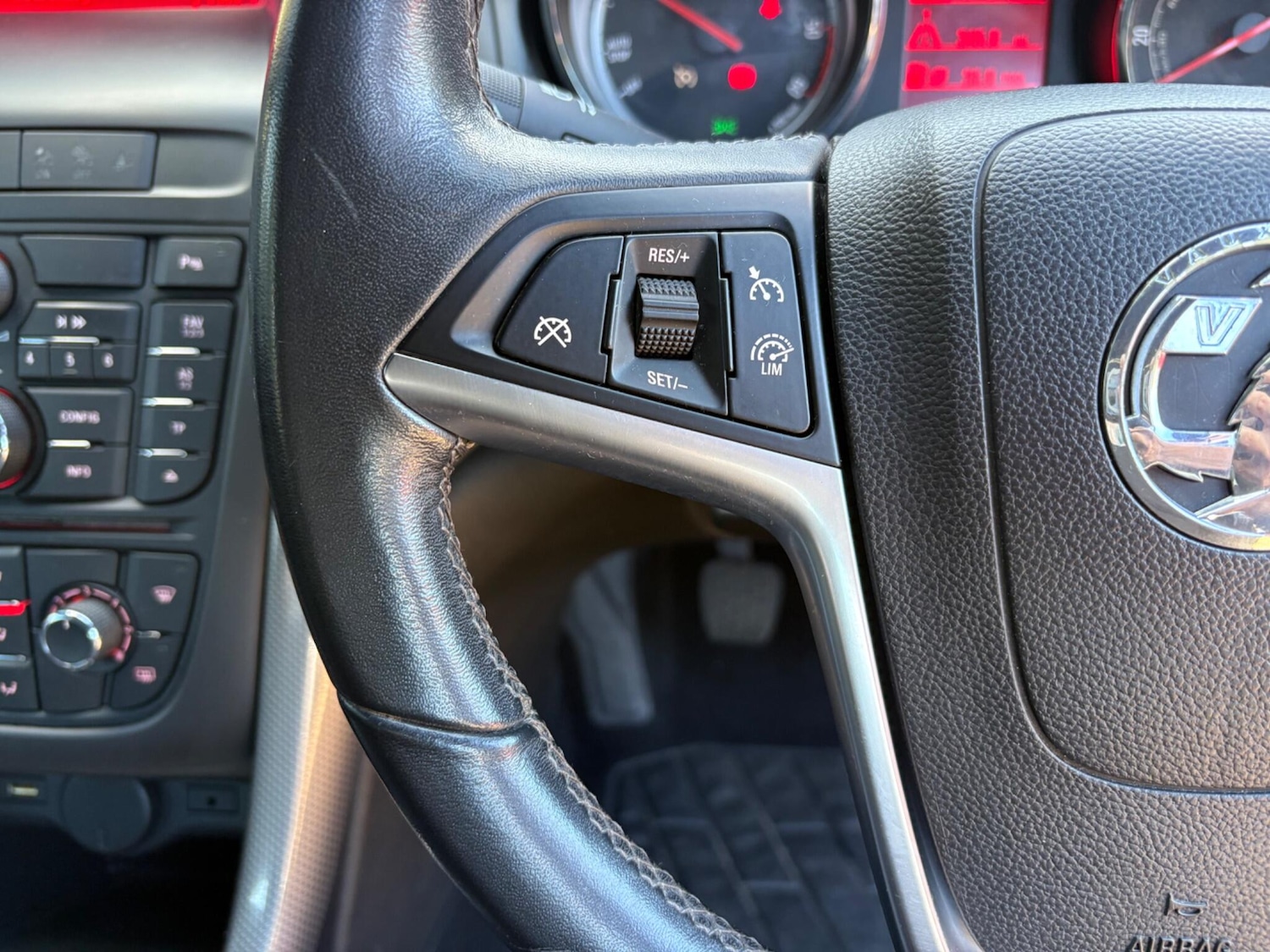 Used Vauxhall Cascada 2014 for sale - 77238444: Photo 24