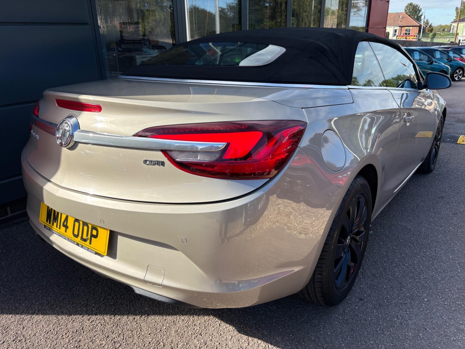 Used Vauxhall Cascada 2014 for sale - 77238444: Photo 5