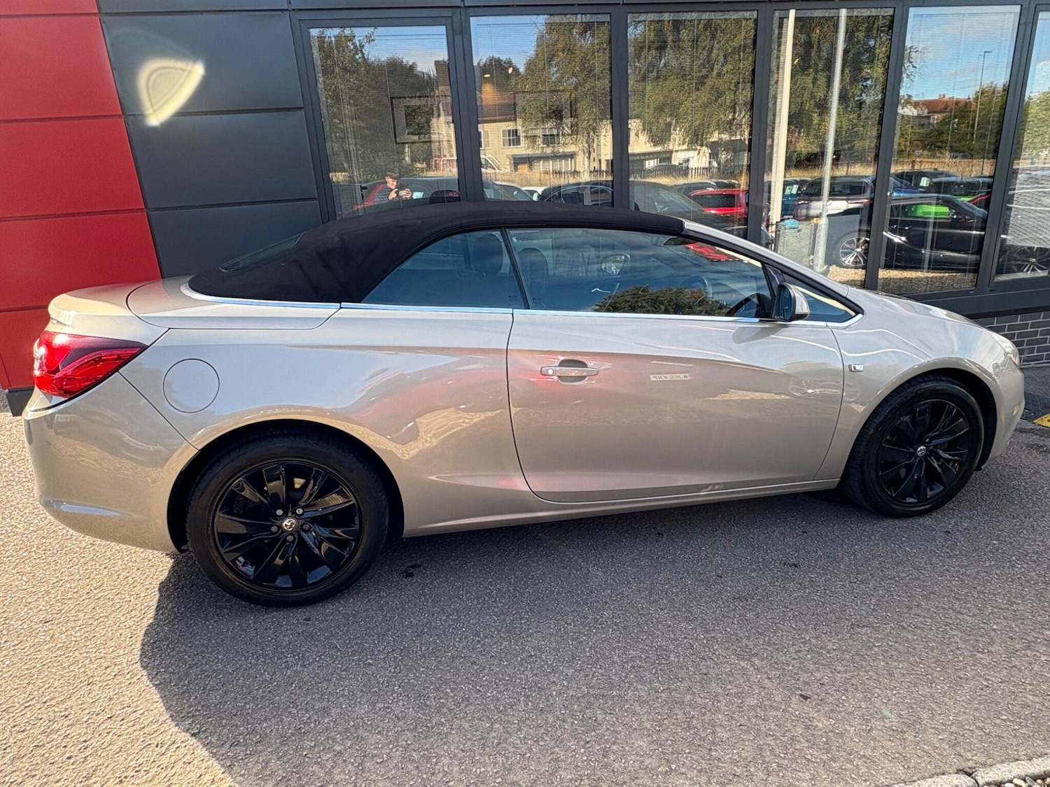 Used Vauxhall Cascada 2014 for sale - 77238444: Photo 9