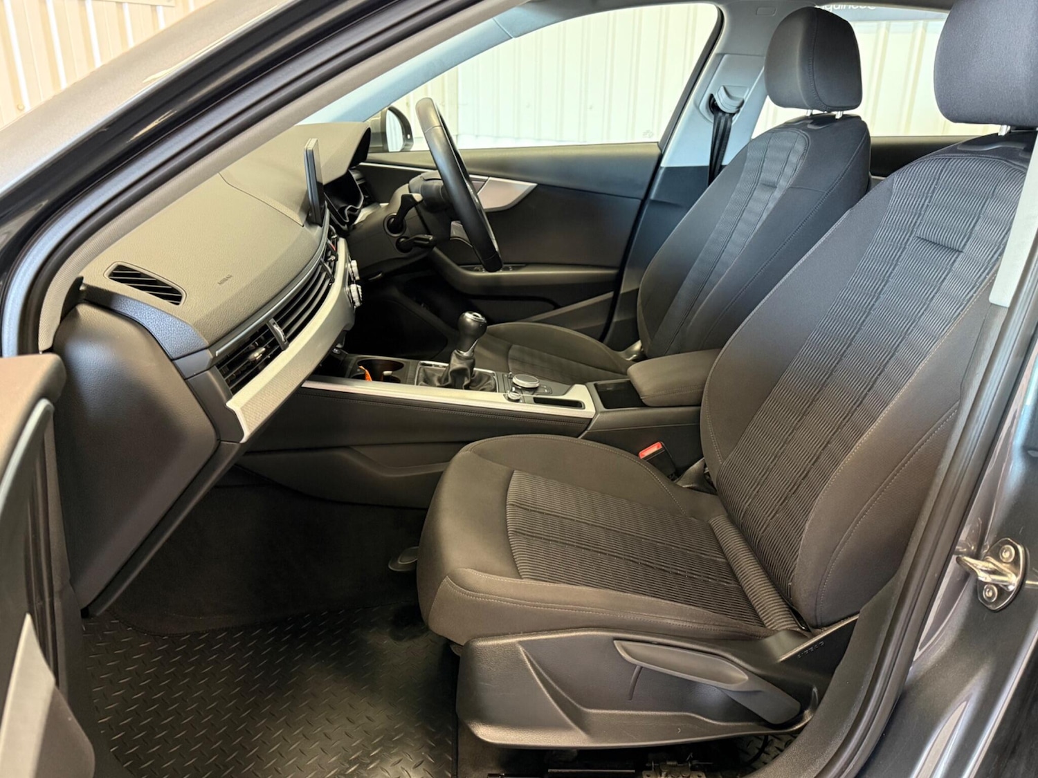 Used Audi A4 2016 for sale - 76348901: Photo 12