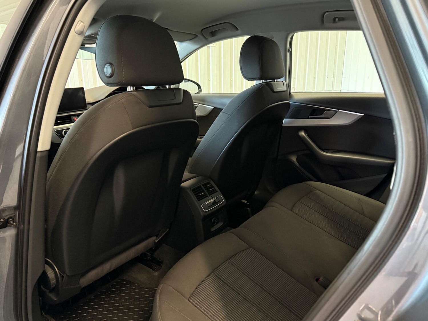 Used Audi A4 2016 for sale - 76348901: Photo 16