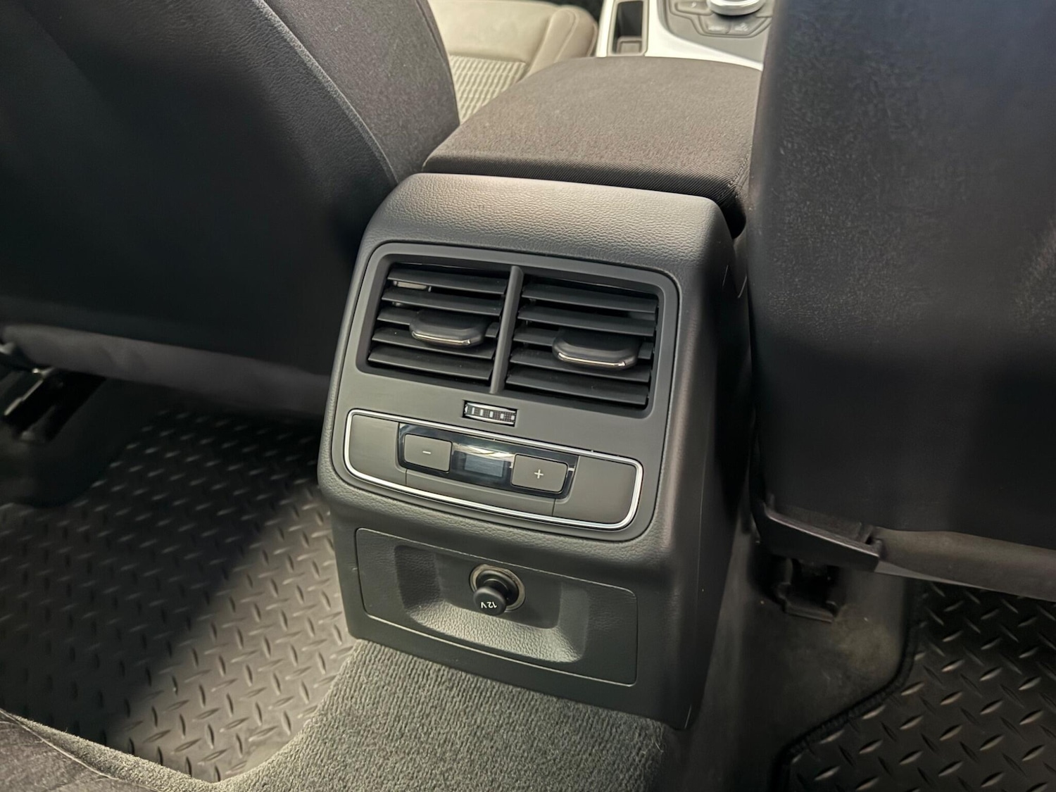 Used Audi A4 2016 for sale - 76348901: Photo 17