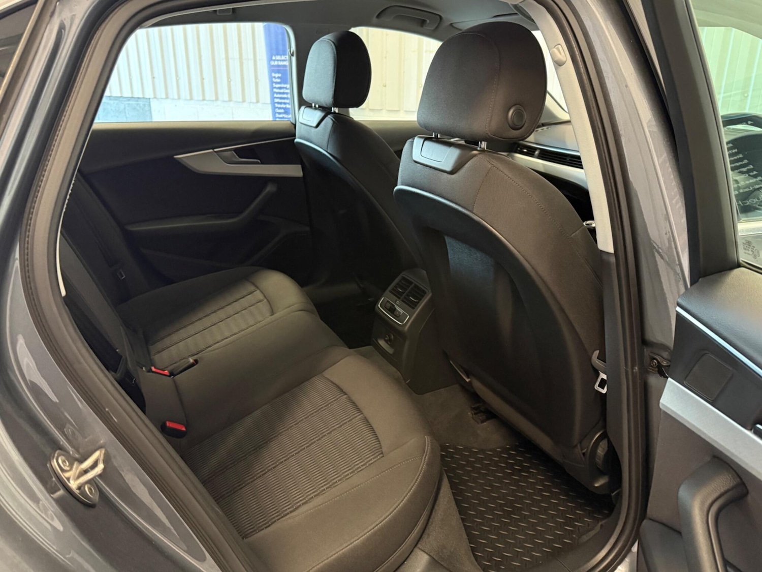 Used Audi A4 2016 for sale - 76348901: Photo 18