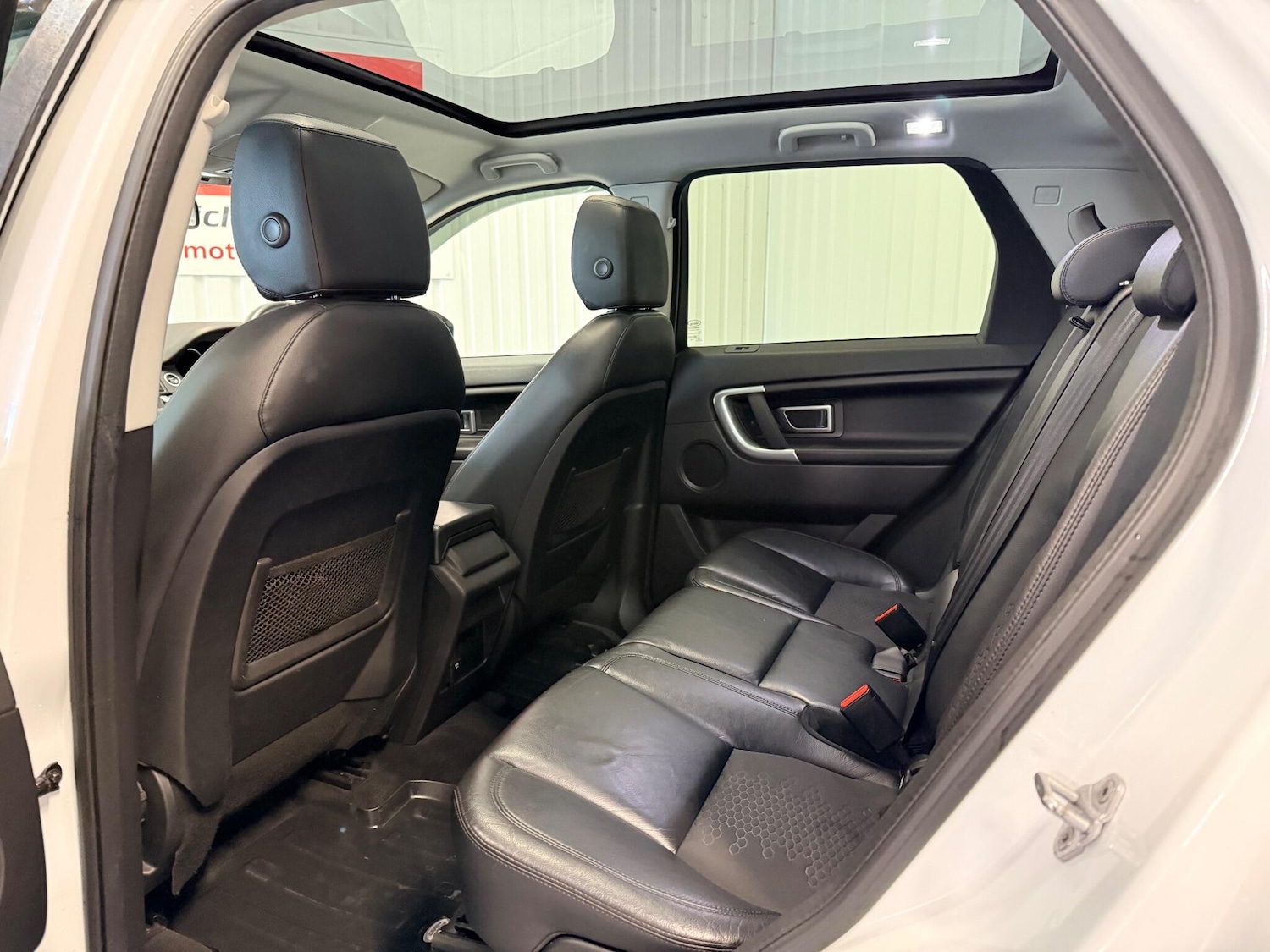 Used Land Rover Discovery Sport 2016 for sale - 76953292: Photo 14