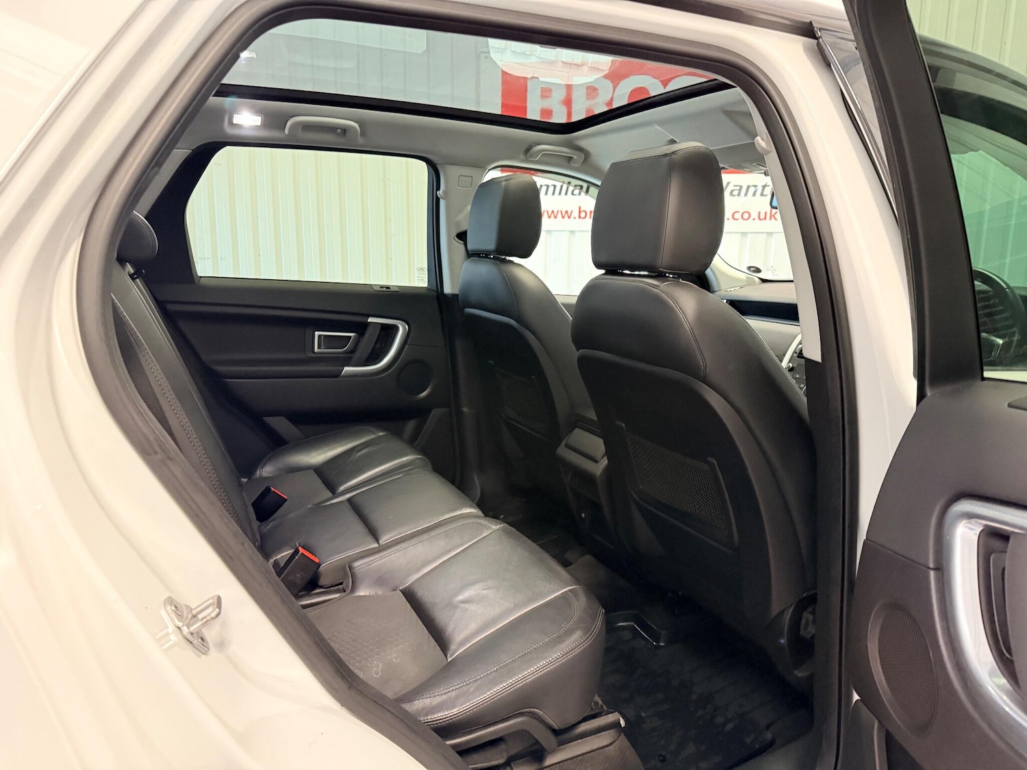 Used Land Rover Discovery Sport 2016 for sale - 76953292: Photo 16