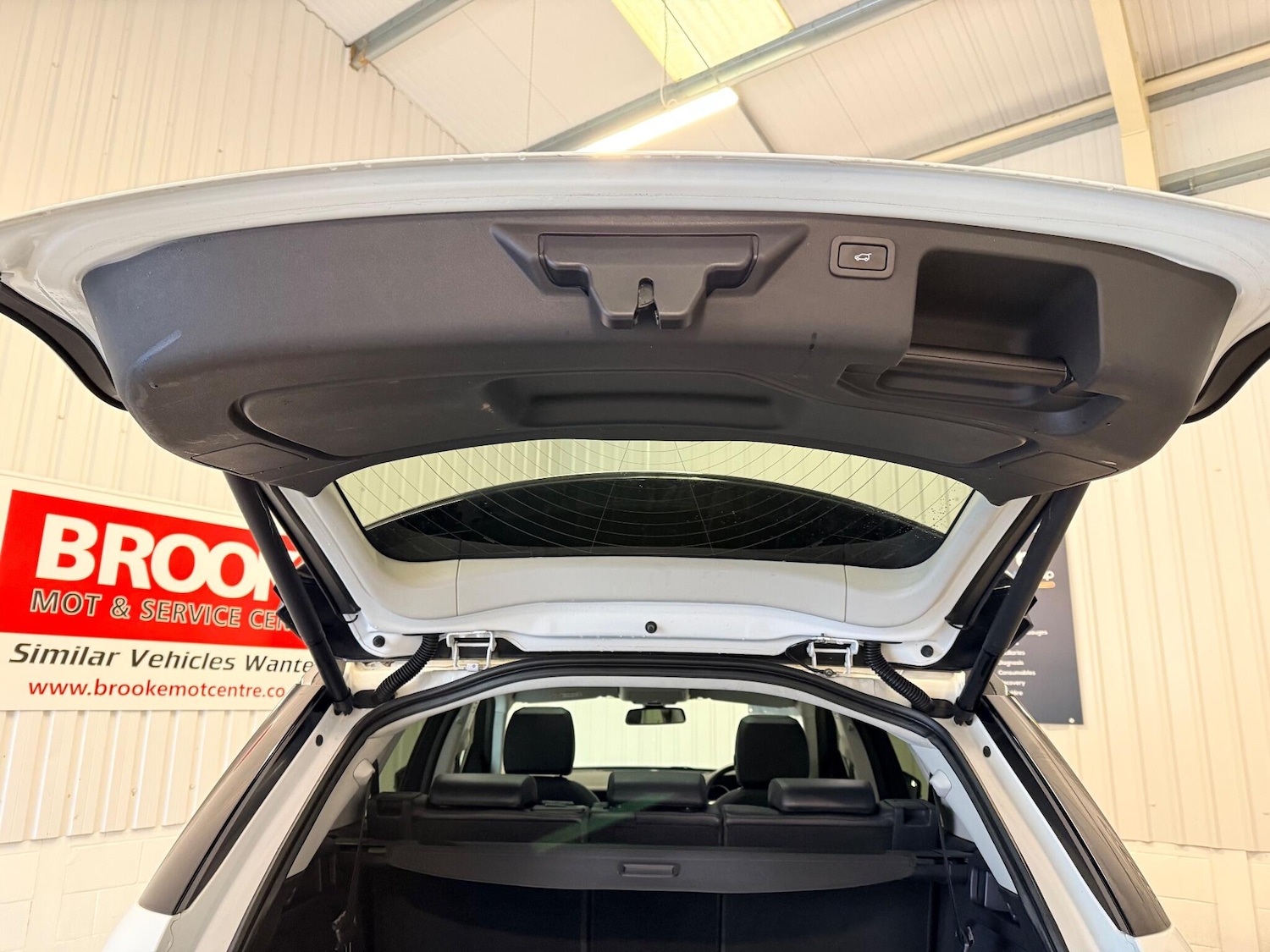 Used Land Rover Discovery Sport 2016 for sale - 76953292: Photo 17