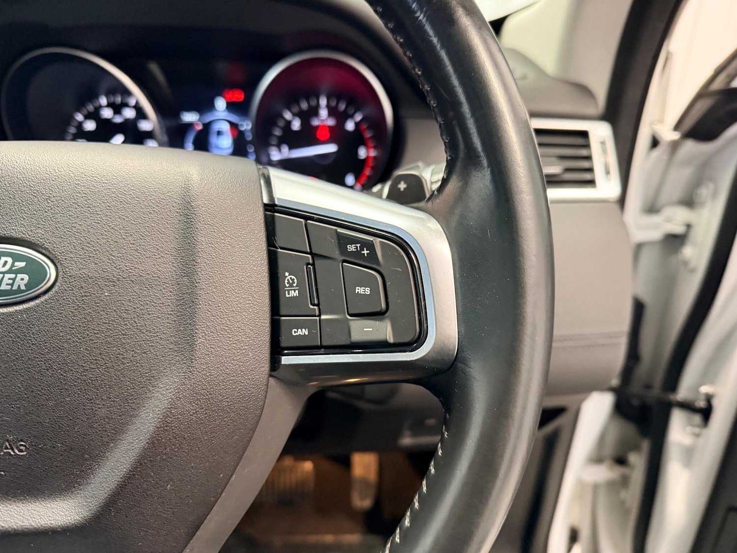 Used Land Rover Discovery Sport 2016 for sale - 76953292: Photo 22