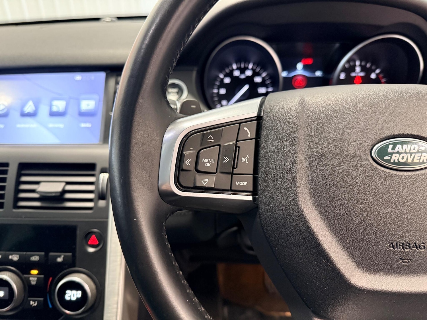 Used Land Rover Discovery Sport 2016 for sale - 76953292: Photo 23