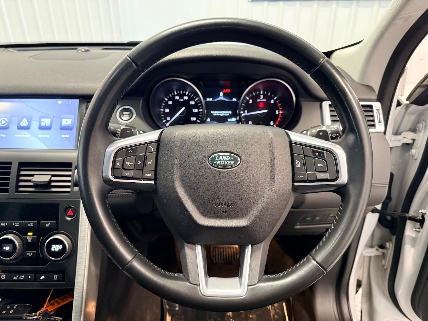 Used Land Rover Discovery Sport 2016 for sale - 76953292: Photo 24