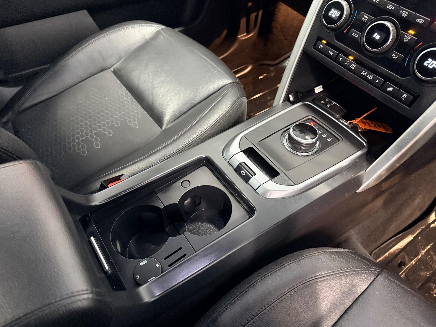 Used Land Rover Discovery Sport 2016 for sale - 76953292: Photo 32