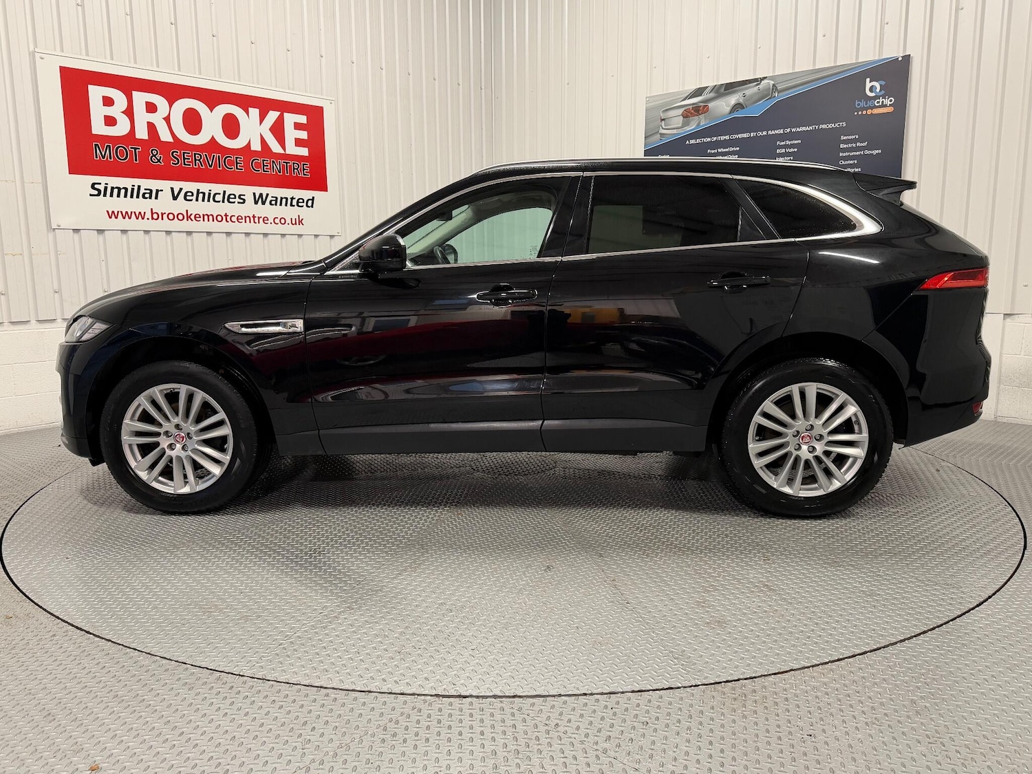 Used Jaguar F-Pace 2017 for sale - 77191758: Photo 7