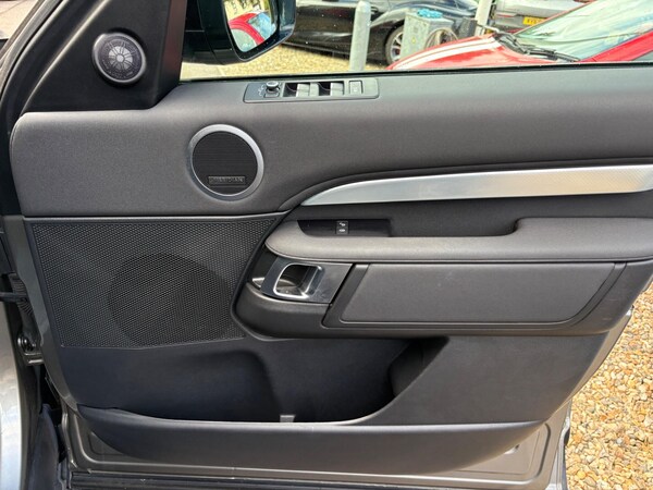 Used Land Rover Discovery 2019 for sale - 76042354: Photo 11