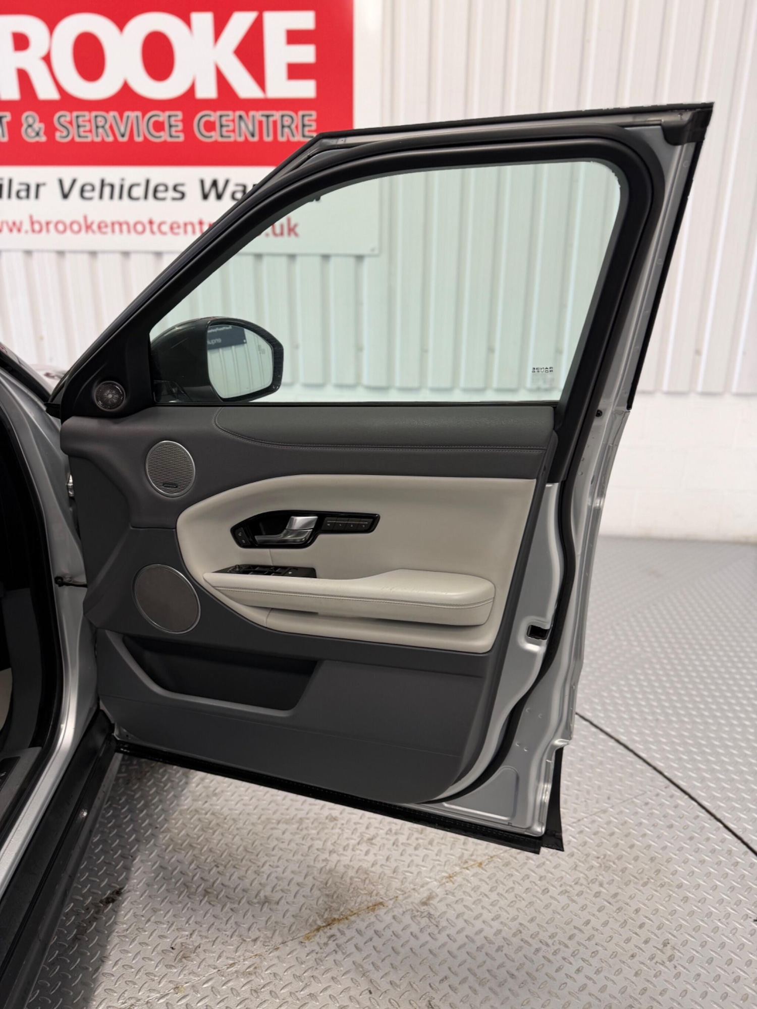 Used Land Rover Range Rover Evoque 2018 for sale - 78100424: Photo 17