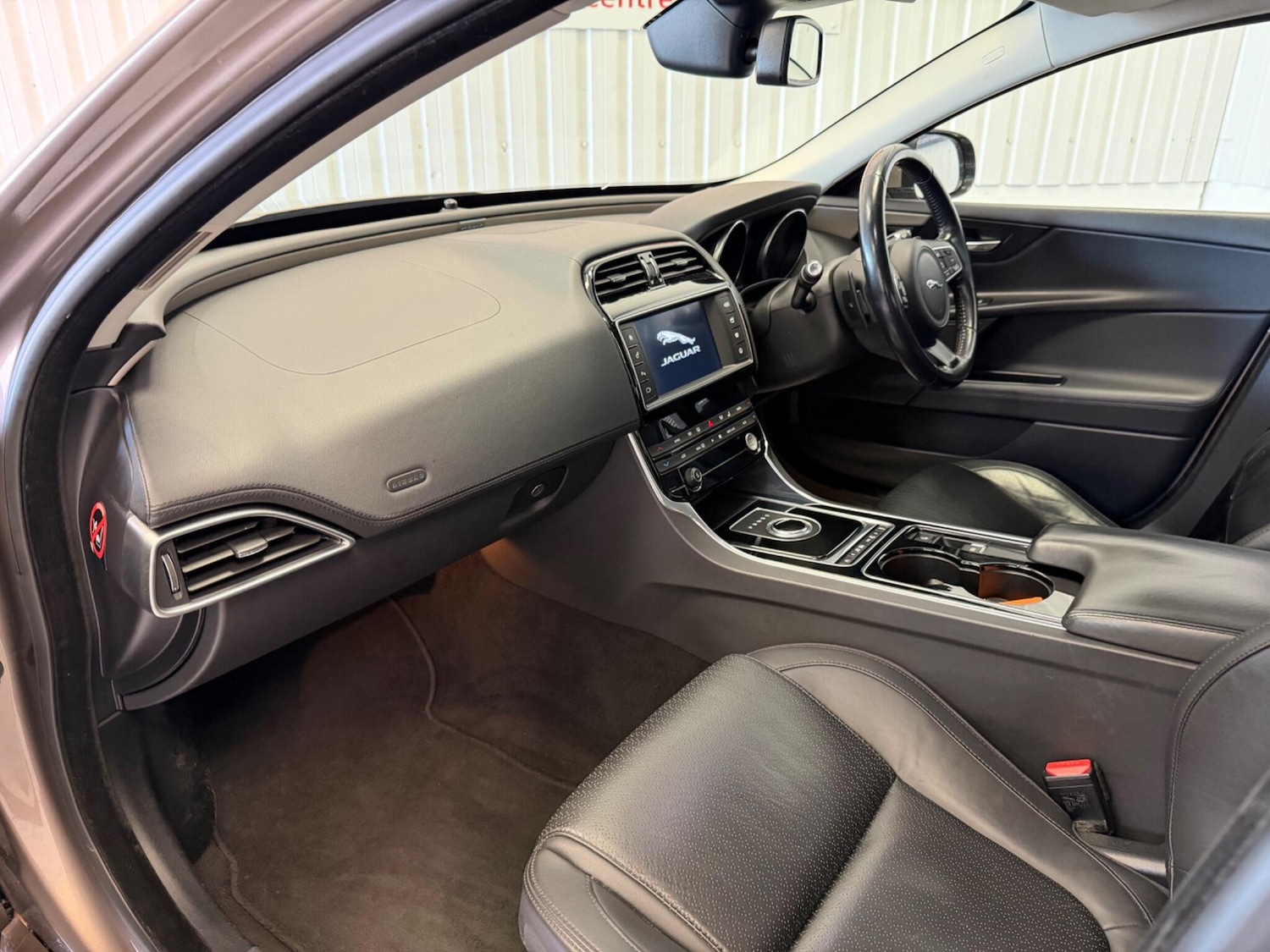 Used Jaguar XE for sale - 77909158: Photo 11