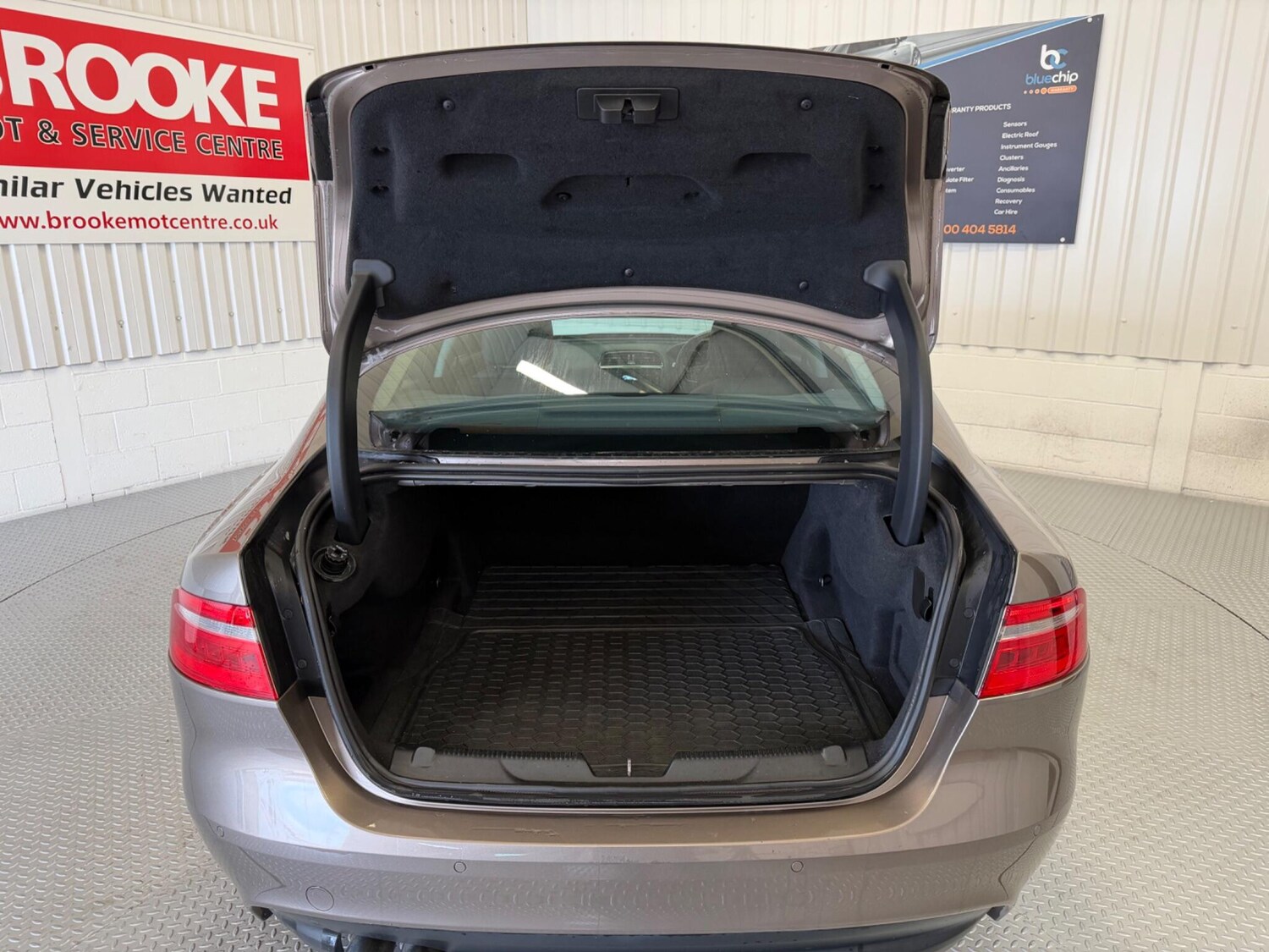 Used Jaguar XE for sale - 77909158: Photo 14